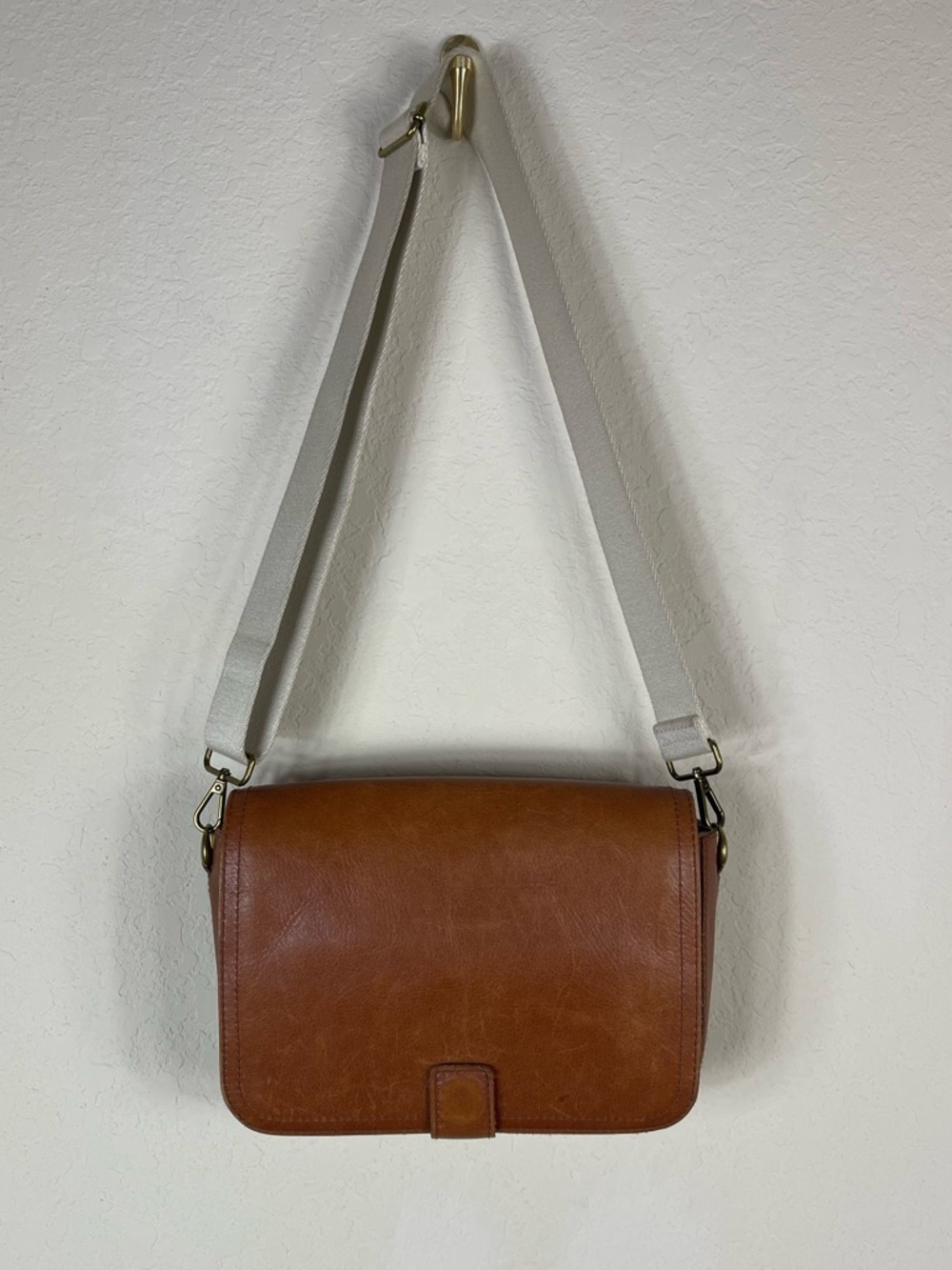 Madewell The Transport Flap Shoulder in Bag English Saddle - Picture 4 of 11